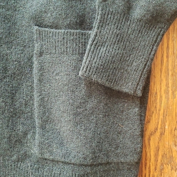 Madewell Kent Cardigan Sweater Coziest Yarn
G9611 - Picture 2 of 4